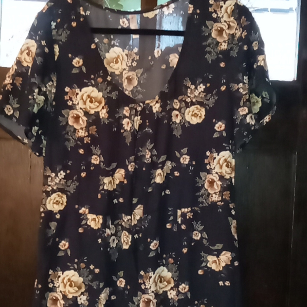 Romper - Picture 2 of 3